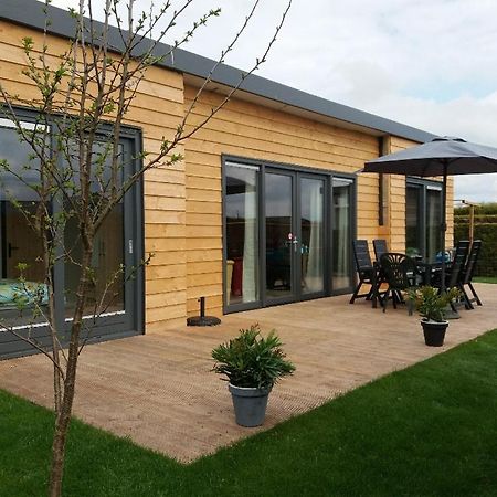 Luxe Vakantie Bungalow Met 3 Slaapkamers Dronrijp Exterior photo